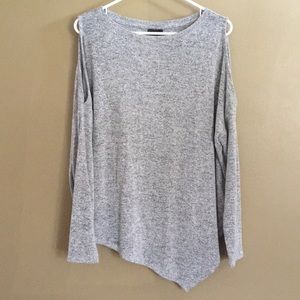 👚 TOP - Cold-Shoulder Lightweight Sweater Top
